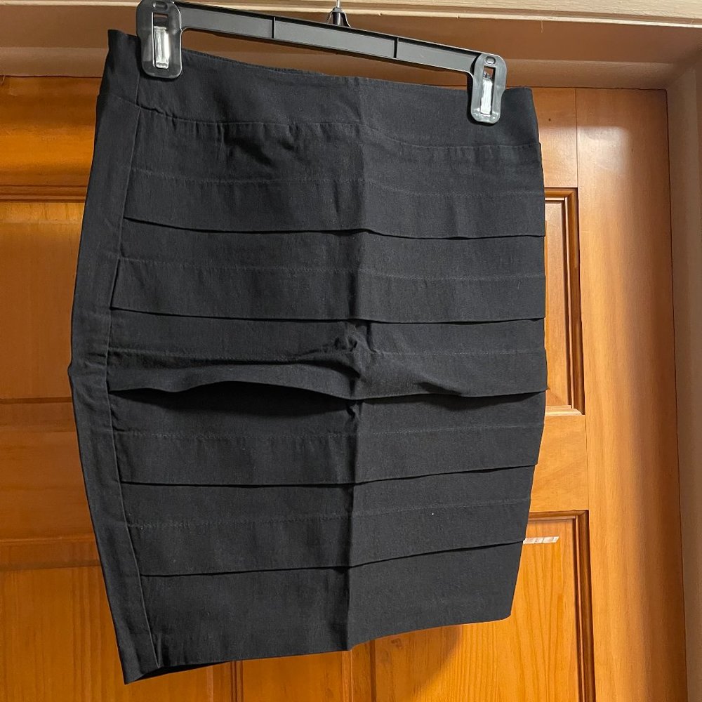 A. Byer Women's Pull On Stretch Black Pencil Skirt, Size L